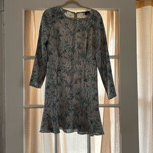 Banana Republic size 10 long sleeve mini dress